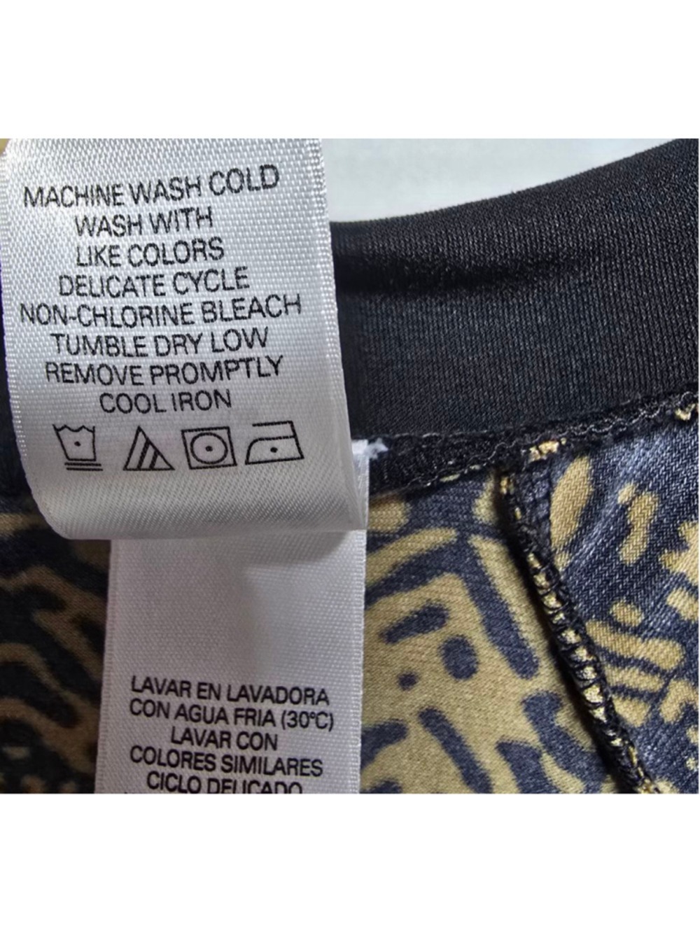 Women's Liz & Co. Black Gold Abstract Short Sleeve Tee L - Picture 5 of 9